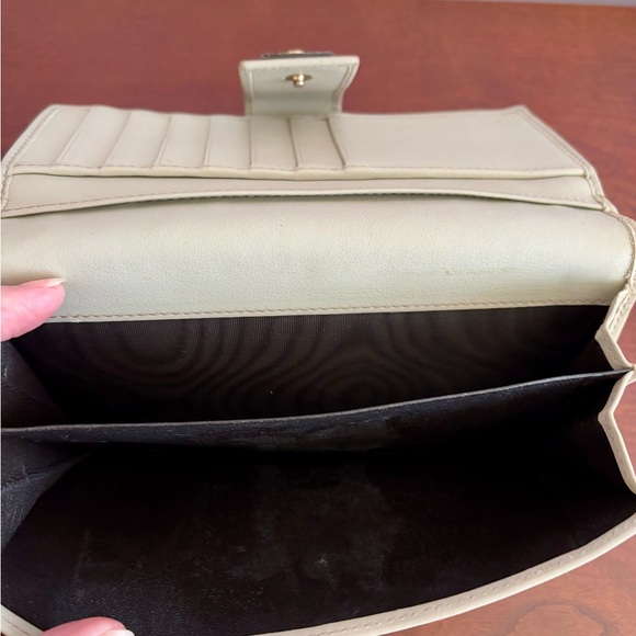 GUCCI Beige GG Monogram Wallet w/ Gold D-Ring Buckle – Authentic Preloved Luxury - Picture 5 of 10